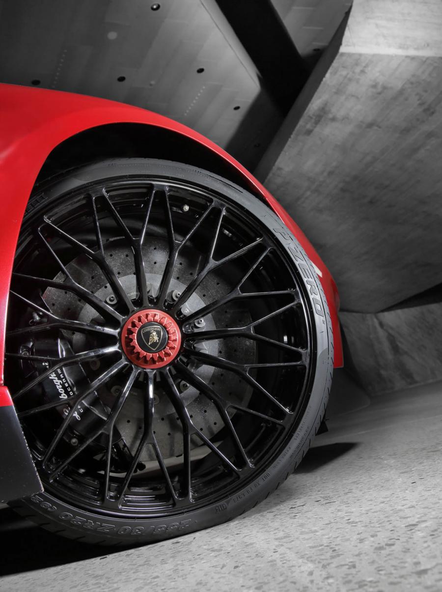  Lamborghini Aventador LP750-4 Superveloce 2015 года  (фото 14 из 49)